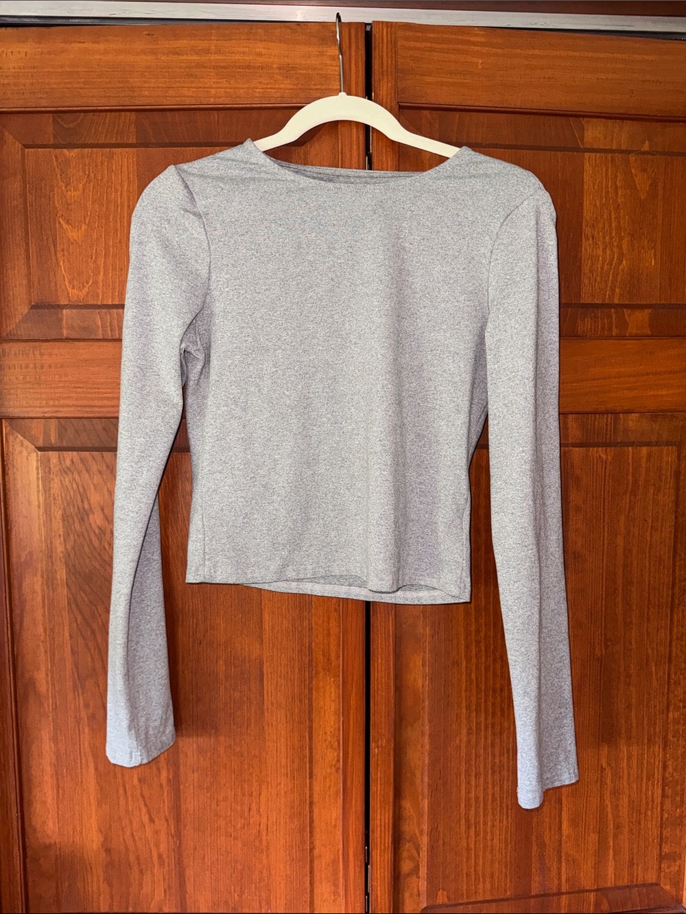 Women’s Long Sleeve Crewneck Top - Light Gray